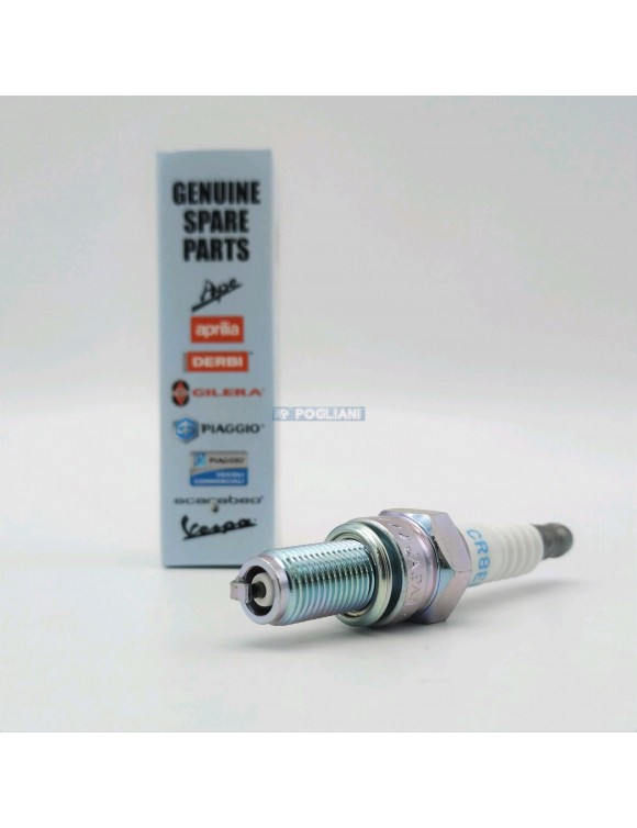 NGK CR8EKB motorcycle ignition spark plug piaggio/aprilia/gilera/derbi 639687